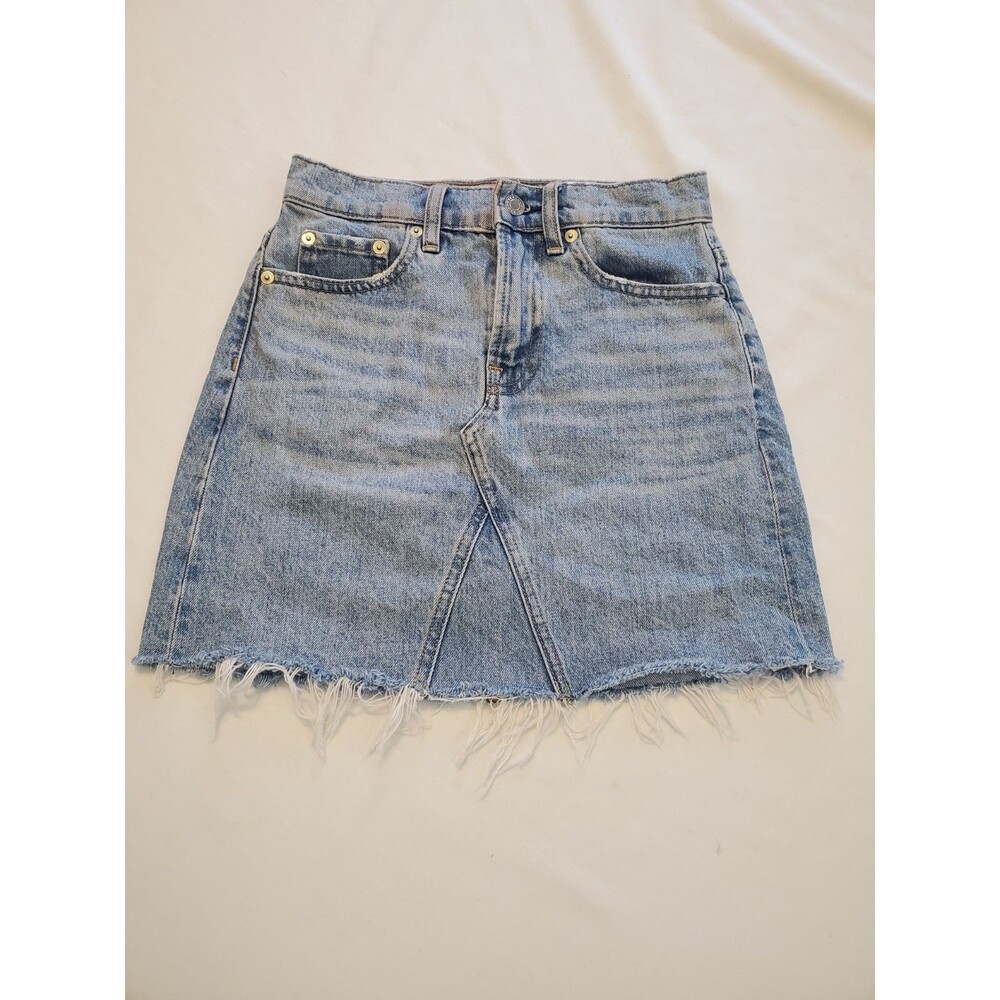 Everlane Light Wash Denim Mini Skirt Size 23 Small Distressed Reconstructed Rock